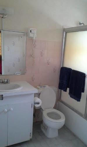 Mirabelle Apartment Hotel Christ Church Extérieur photo