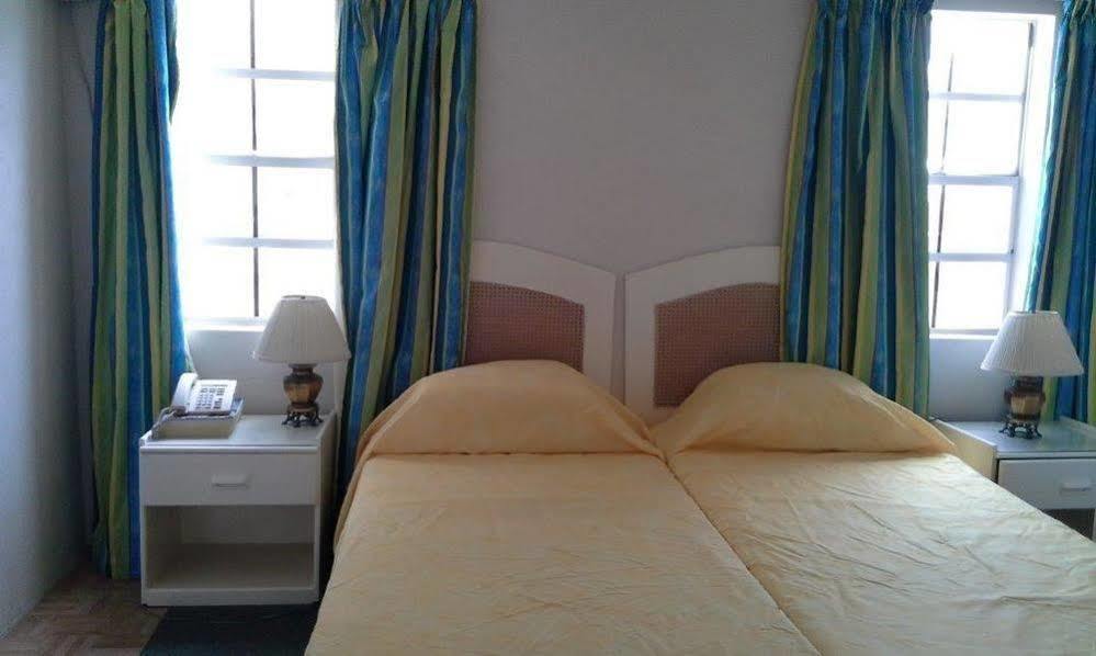 Mirabelle Apartment Hotel Christ Church Extérieur photo